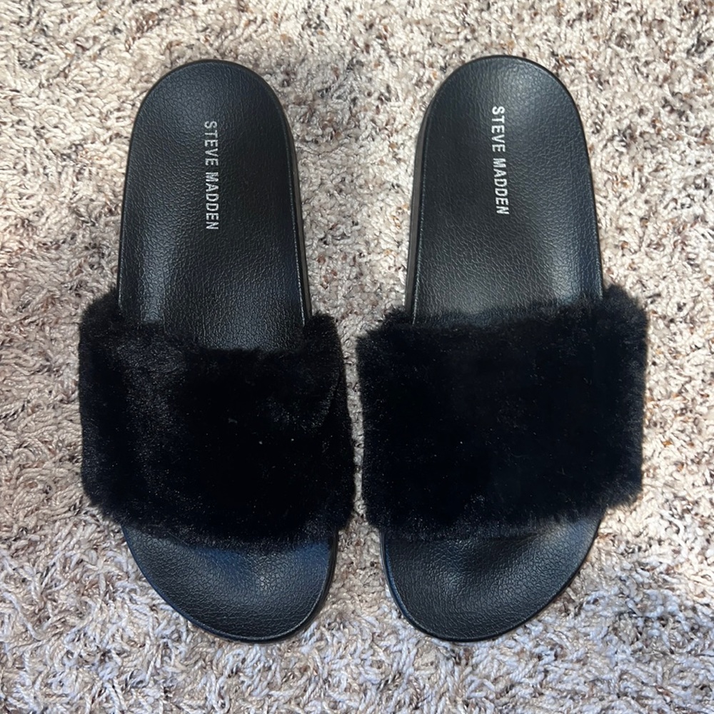 Steve Madden fuzzy slides